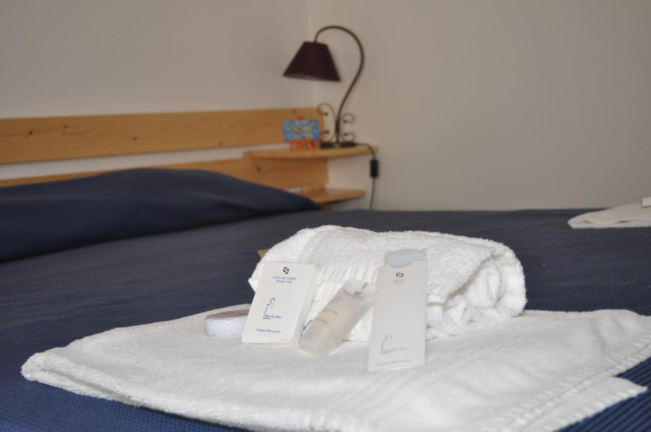 Case Albergo Al Cortiletto Licata Δωμάτιο φωτογραφία